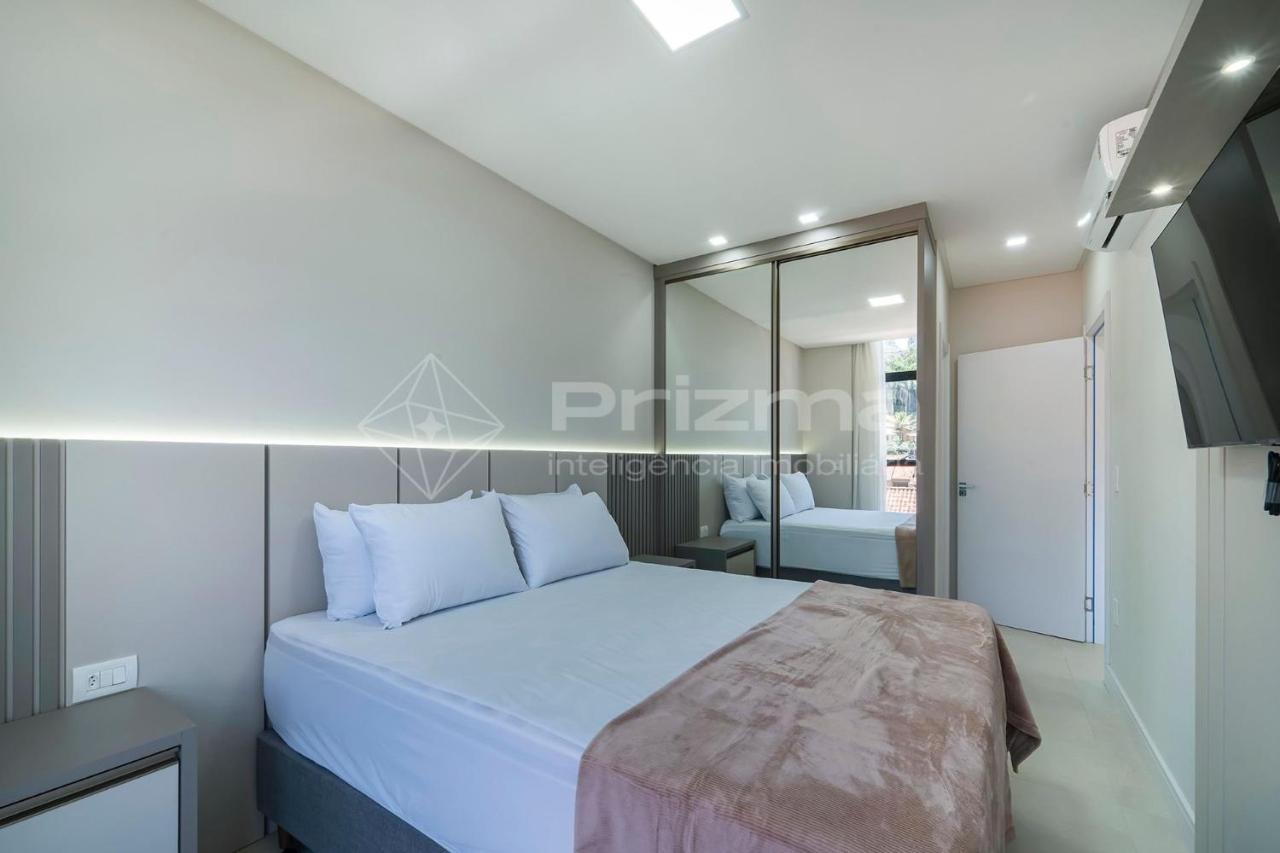 Waldgarten Bombinhas: Beachfront Luxury With Pool And Fitness Center Bombinhas